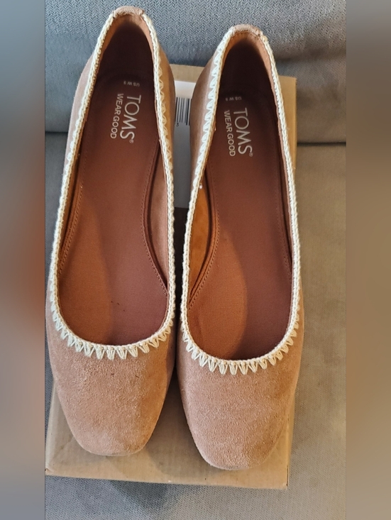 Toms Shoes - Toms Women’s Suede Ballet Flats in Tan with Cream Trim